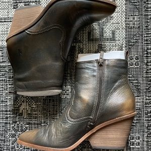 FRYE AMADO Wedge Ankle Boots 8 (bronze)